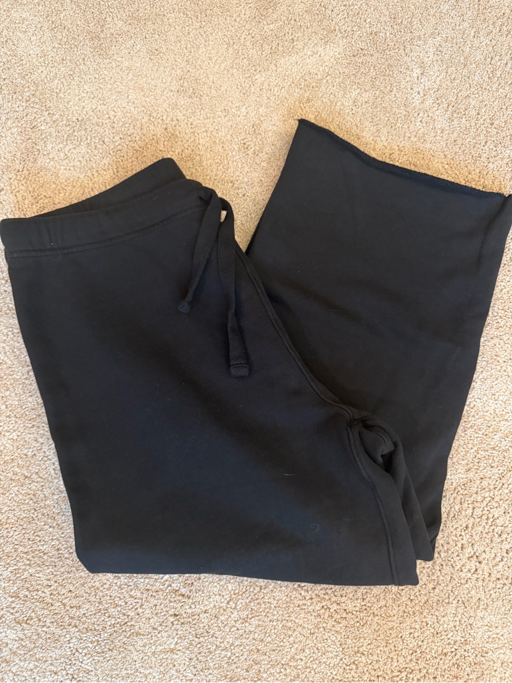 Frank & Eileen Black Capri Sweatpants